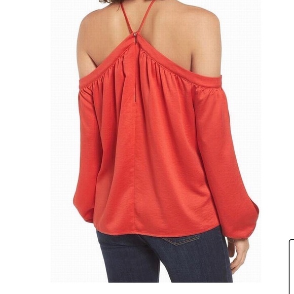 Fourteenth place cold-Shoulder halter blouse - Picture 2 of 3